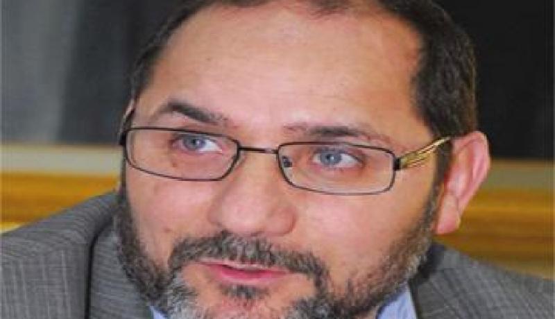 مقري يتهجم على خصومه السياسيين لكسب ود الاسلاميين