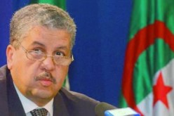 سلال يؤكد على ضرورة احترام اجال انجاز مشروع 6.000 سكن باولاد فايت