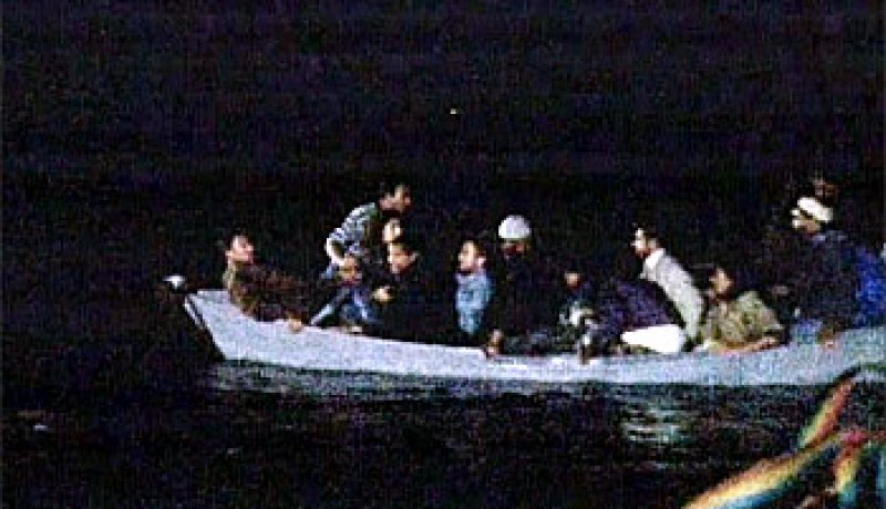توقيف 27 شخصا من بينهم قاصر و معوق حركيا كانوا على متن قاربين تقليديين بعنابة