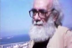 الأسرة الفنية والثقافية تجتمع بقصر الثقافة لإلقاء النظرة الأخيرة على جثمان مصطفى تومي