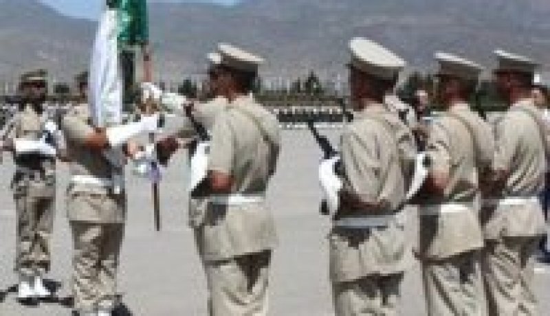 تخرج 12 دفعة لضباط في تخصصات شتى بالمدرسة العليا للإشارة بالقليعة
