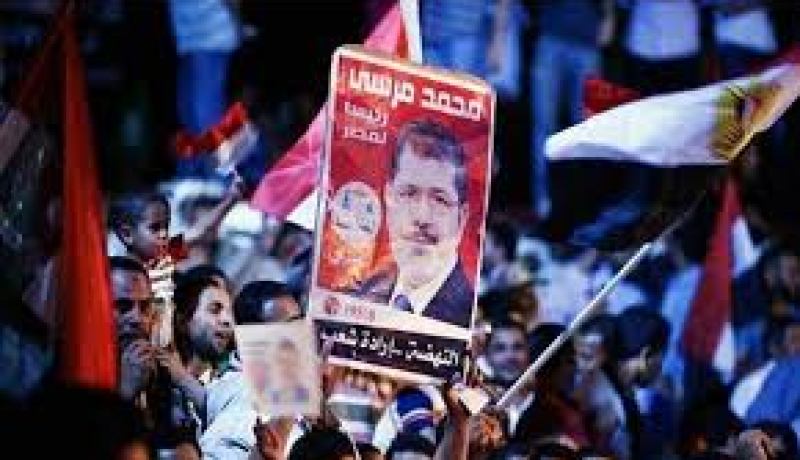 أنصار مرسي يرحبون بلقائه مع آشتون ويعتبرونه بشرة خير لعودته للسلطة