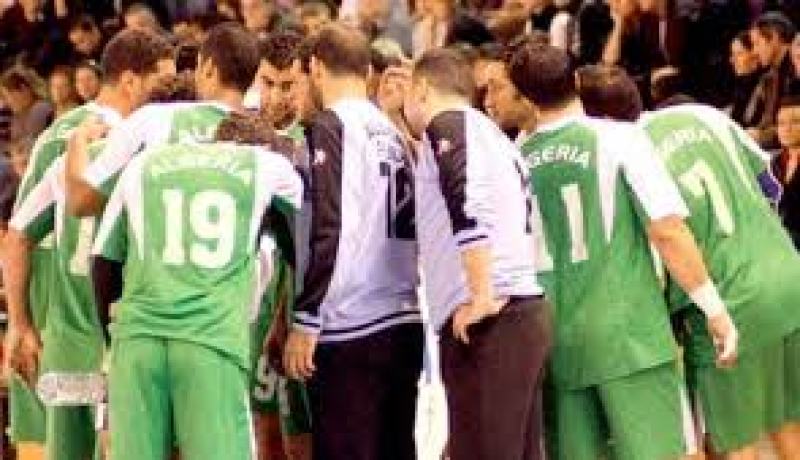 مشاركة 5 حكام جزائريين في قائمة 2013 للكنفيديرالية الافريقية و الاتحاد الدولي لكرة اليد