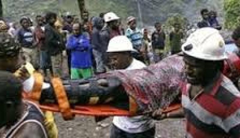 وفاة 36 في تصادم بين شاحنة وقود وحافلة بنيجيريا