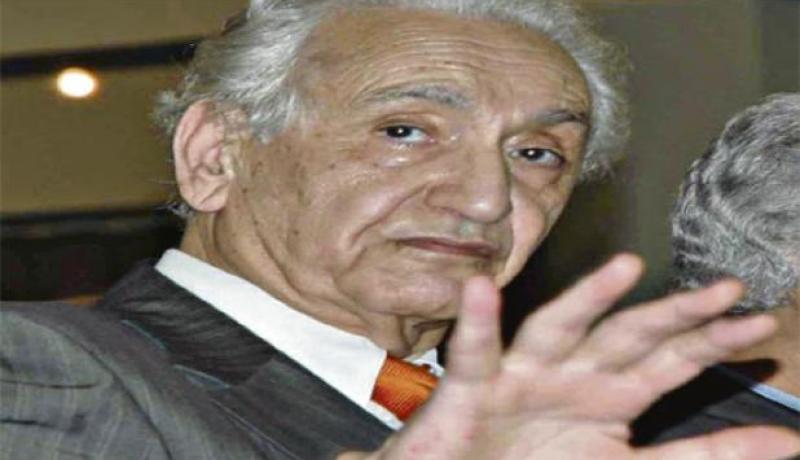 حسين أيت أحمد يستقيل من الافافاس و يدعو الجزائريين للبقاء متحدين