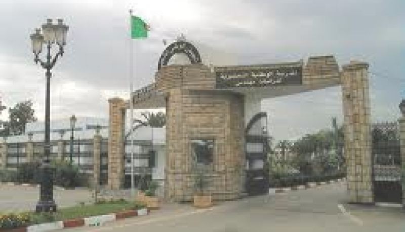 تخرج 26 طالب الضباط العاملين والأخصائيين في العلوم الطبية وضباط الصف المتعاقدين الممرضين بالجزائر
