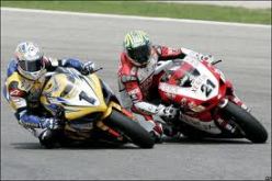 وفاة سائق الدراجات النارية الإيطالي أنتونيلي خلال سباقبطولة العالم