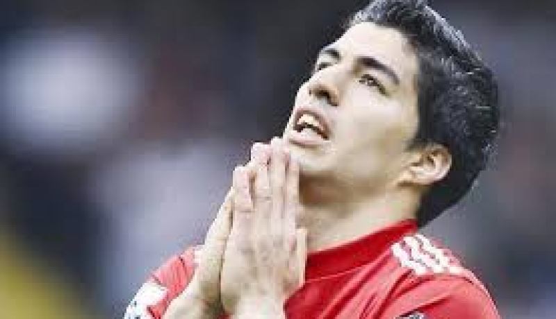 الاروغوياني سواريز ينفي اشاعات الرحيل ويجدد ولاءه لنادي ليفربول