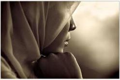 تلقين المرأة الثقافة الإسلامية فيه خدمة كبيرة للمجتمع