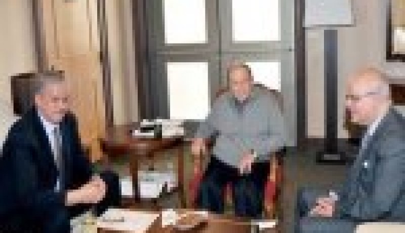 الرئيس بوتفليقة يستقبل سلال و مدلسي