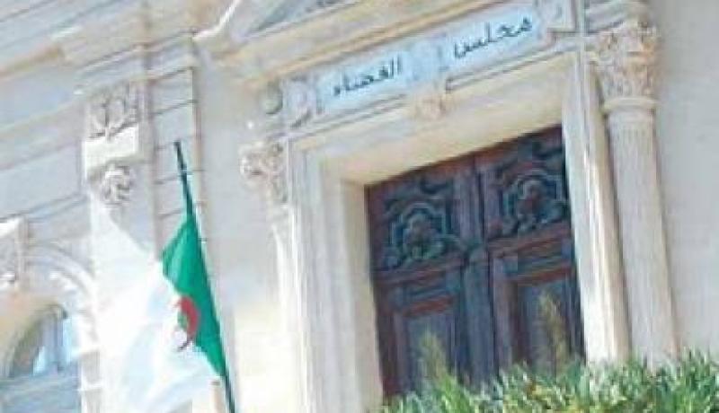 امرأة تبلغ عن زوجها في قضية تزوير أوراق نقدية بوهران