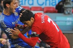 عضة سواريز لايفانوفيتش تكلفه عقوبة الإيقاف 10 مباريات