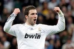 انشيلوتي يؤكد أن هيغواين باق في ريال مدريد