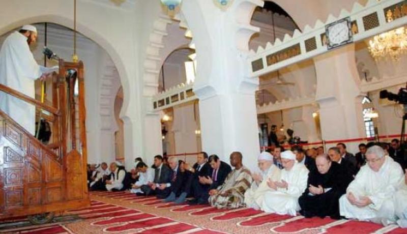 ليلة القدر تعرف غياب الرئيس بوتفليقة سلال و ولدخليفة يشرفان على حفل تكريم الفائزين في حفظ القرآن