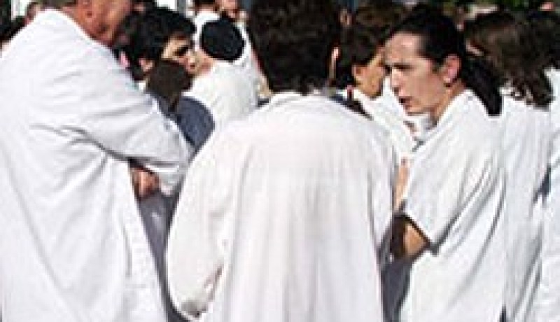 عمال الاسلاك المشتركة لمستشفى مسطفى باشا يعودن الى الاضراب