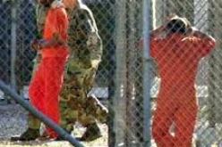 واشنطن تعيد إثنين من معتقلي غوانتانامو إلى الجزائر