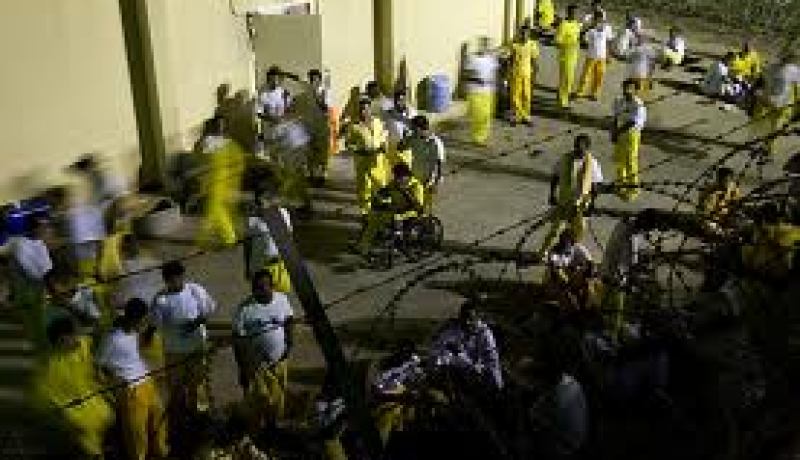 قسنطيني يعرب عن “قلقه” لمصير الرعايا الجزائريين بالسجون العراقية