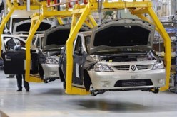 سلال يطلع على مشروع مصنع السيارات رونو-الجزائر في وهران