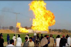 مسلحون مجهولون ينسفون محطة للكهرباء وأنبوبا للغاز في باكستان