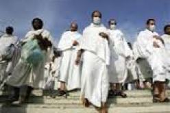 توزيع أقنعة تنفسية على الحجاج الجزائريين تجنبا للأخطار المرتبطة بفيروس كورانا