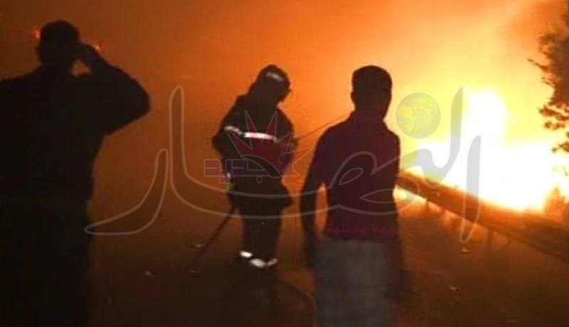 بالفيديو..السنة اللهب تلتهم جبال الشريعة و الحماية تؤكد إجلاءها للعائلات و عدم وجود خسائر بشرية