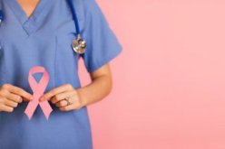 مختصون يوصون باجراء دراسات وبائية للوقاية من سرطان الثدي