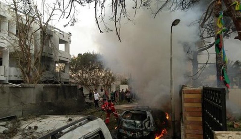 السفارة الفرنسية في ليبيا تتعرض لهجوم بسيارة مفخخة