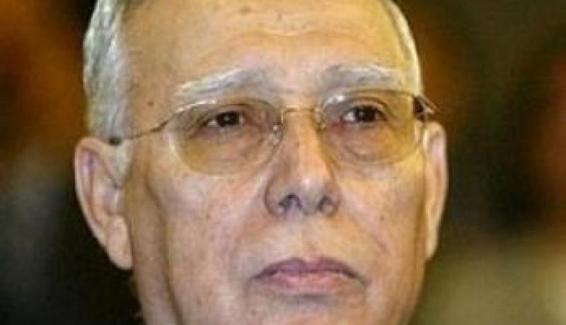 محمد شريف عباس يكرم أرامل الشهداء