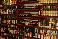 جمعية مكافحة التلوث تطالب بن بادة بحظر بيع الكحول في قارورات زجاجية