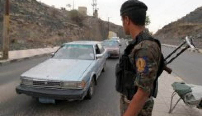 عناصر من القاعدة يقتلون زعيما قبليا في جنوب اليمن