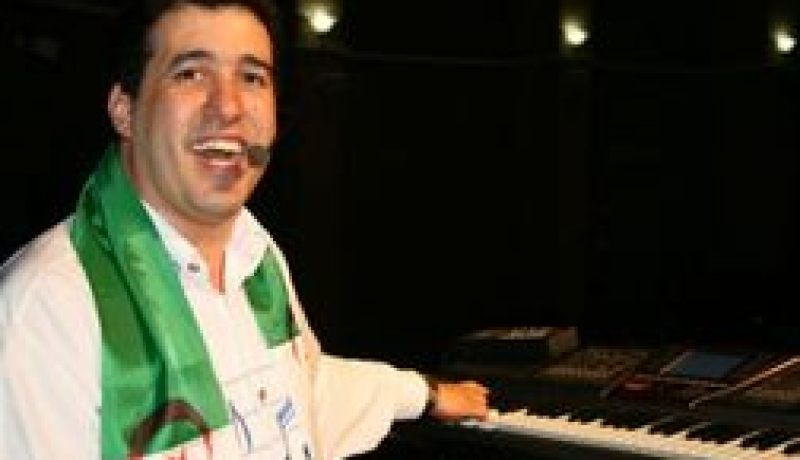 الشاب يزيد و الصادق جمعاوي يلهبان الأجواء في افتتاح الطبعة الثانية لمهرجان الأغنية الرياضية بسطيف