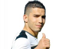 الدولي عبد المومن جابو يجدد عقده مع النادي الافريقي التونسي