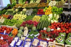 تسليم قرارات الاستفادة لـ 64 شابا بعنابة لممارسة تجارة الخضر الفواكه