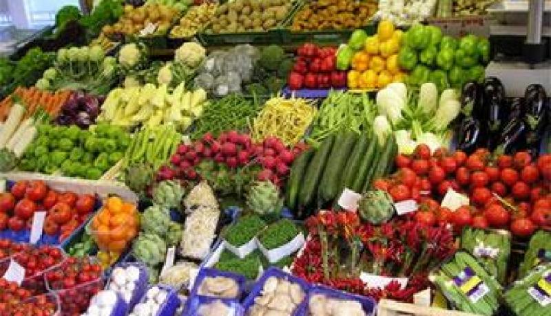 تسليم قرارات الاستفادة لـ 64 شابا بعنابة لممارسة تجارة الخضر الفواكه
