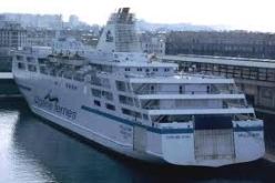 40 فردا من الجالية الجزائرية يلتحقون بباخرة طارق ابن زياد نحو الجزائر