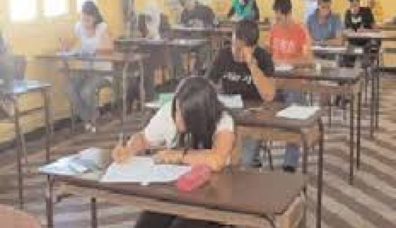 أجواء من الحماس والخوف تطبع إنطلاق أولى إختبارات التعليم المتوسط