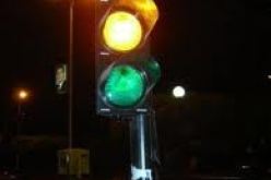 مشروع نموذجي لتركيب إشارات مرور مزودة بالطاقة الشمسية ببشار