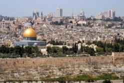 الاحتلال يمنع الفلسطينيات من دخول الأقصى و يسمح للمتطرفات اليهود