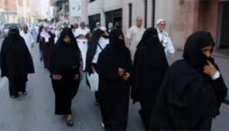 السجن والجلد لزوج صفع زوجته في السعودية