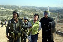 سلطات الإحتلال الإسرائيلي تعتقل مريضا فلسطينيا أثناء سفره لتلقي العلاج