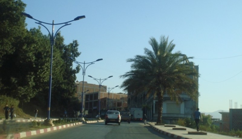 عمال مؤسسة “أفريكافار” بالطاهير يعتصمون بجيجل