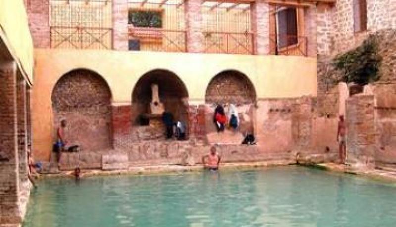 العناية بالسياحة الحموية رافد هام في ترقية القطاع السياحي