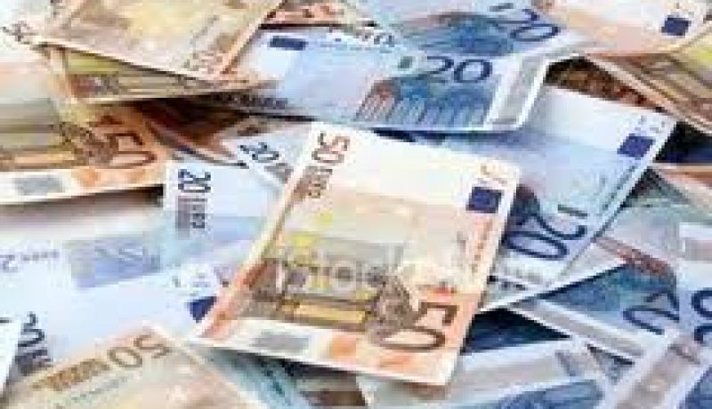 الجمارك تفتح تحقيقات وطنية حول عدم استرجاع أموال المصدرين من العملة الصعبة