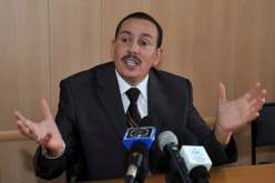 ساحلي يؤكد على سلامة الجزائريين بمصر