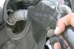 حلابة المازوت بتلمسان يعانون في ظل تشديد مكافحة تهريب الوقود