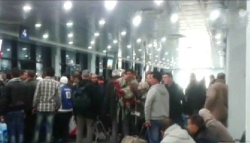 إحتجاجات في مطار هواري بومدين بسبب إلغاء رحلة الجزائر – أدرار