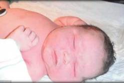 أربعينية تنجب طفلة وزنها 6.2 كلغ بولادة طبيعية