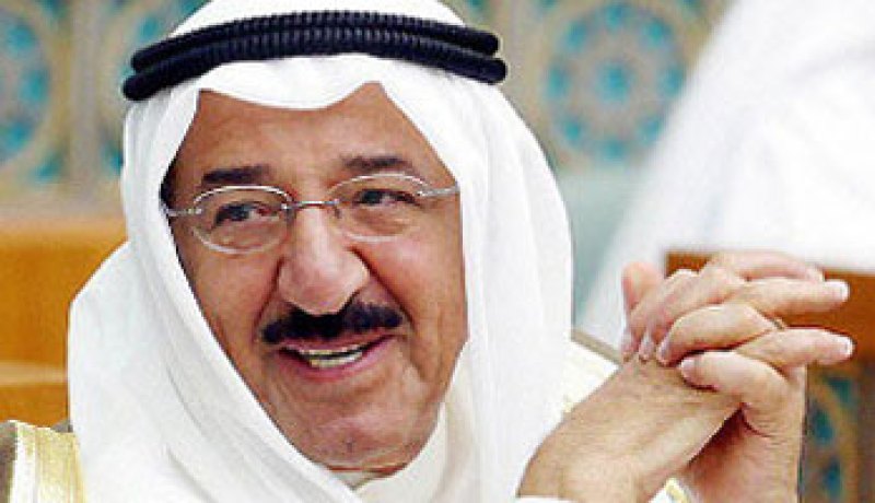 أمير الكويت يدعو لقبول حكم المحكمة الدستورية بحل البرلمان