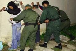 إيقاف 4 أشخاص قاموا بتوزيع ما يقارب 90 ألف علبة أقراص مهلوسة بطرق غير قانونية