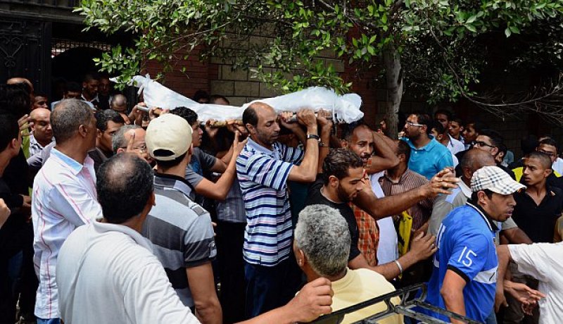 37 قتيلاً في مصر وأكثر من ألف جريح خلال 24 ساعة